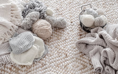Preview: Neutral Knitted Textures with Yarn Bolls