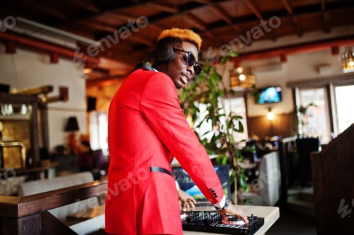Preview: Fashion african american man model at red suit