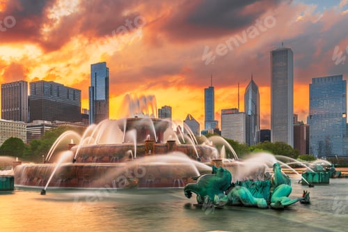 Preview: Chicago, Illinois, USA Skyline and Fountain