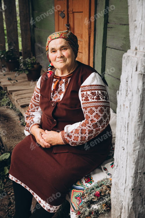 Preview: Old woman in an embroidered shirt