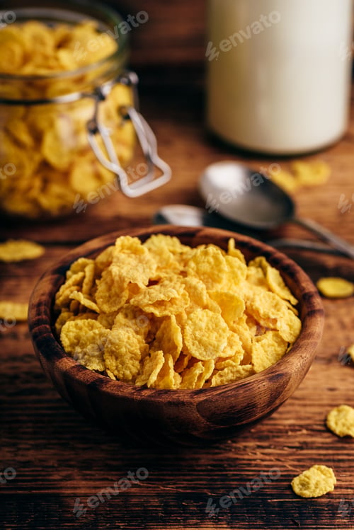 Preview: Corn flakes in a wooden bowl
