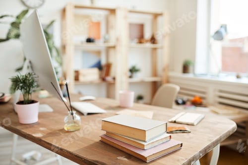 Preview: Oil perfume sticks on desk