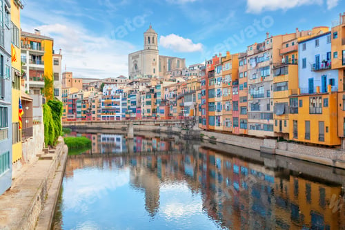 Preview: Cathedral and colorful houses in Girona, Spain