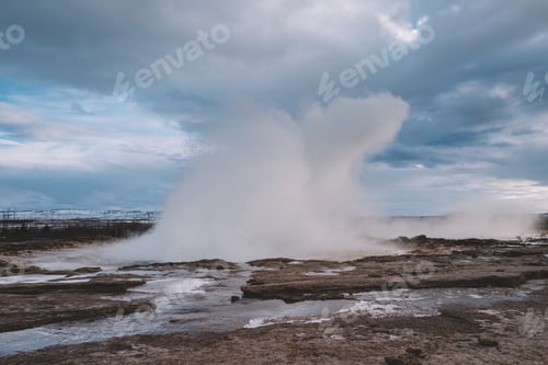 Preview: Hot spring at Geysir