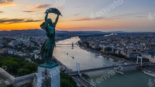 Preview: Liberty Statue in Budapest