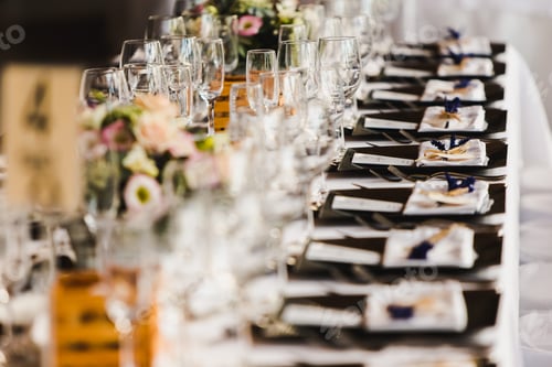 Preview: Beautiful centerpieces with vintage decoration for weddings.
