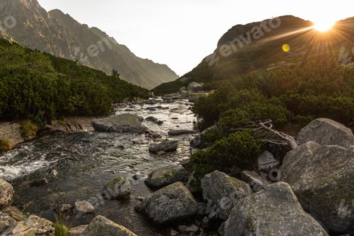 Vorschau: Alpenseen „Dolina Pieciu Stawow“ im Tatra-Gebirge, Polen im Sommer
