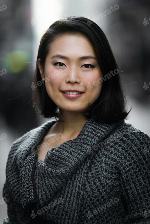 Preview: Japanese girl in Tokyo