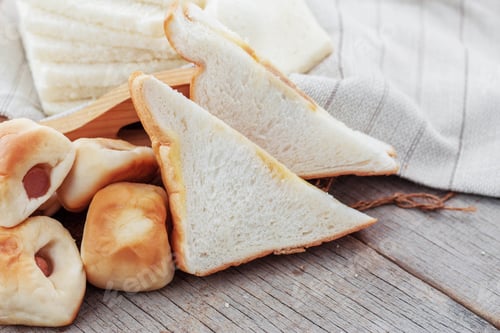Preview: Many breads on wooden
