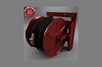 Vista previa: Carrete de manguera con manguera negra y conector de latón