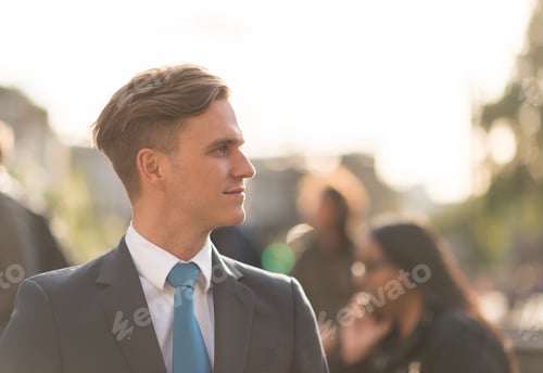 Preview: Businessman in suit
