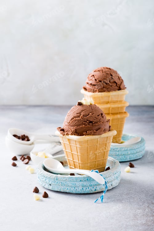 Preview: Waffle cups with chocolate ice cream