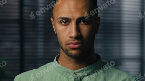 Preview: Close-up frustrated worried stressed anxious puzzled man indoors african american male businessman