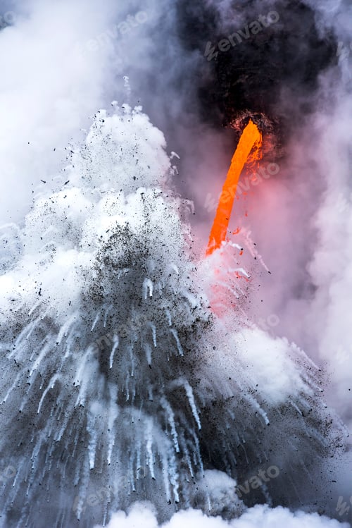 Preview: Exploding lava flow in Hawaii
