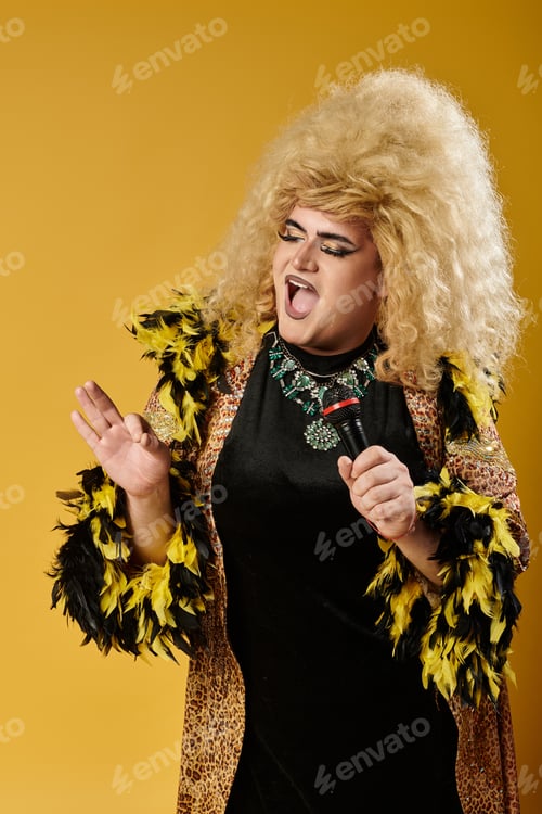 Preview: A Golden Voice In A Yellow Haze