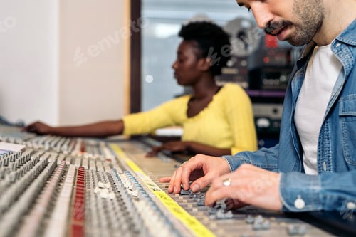 Preview: Working in Music Studio