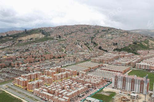 Preview: Mesmerizing shot of a residential area under a cloudy sky