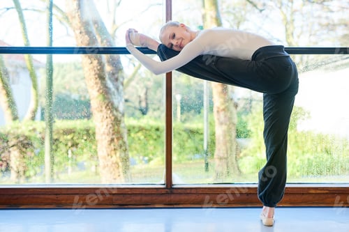 Preview: She dances from her heart