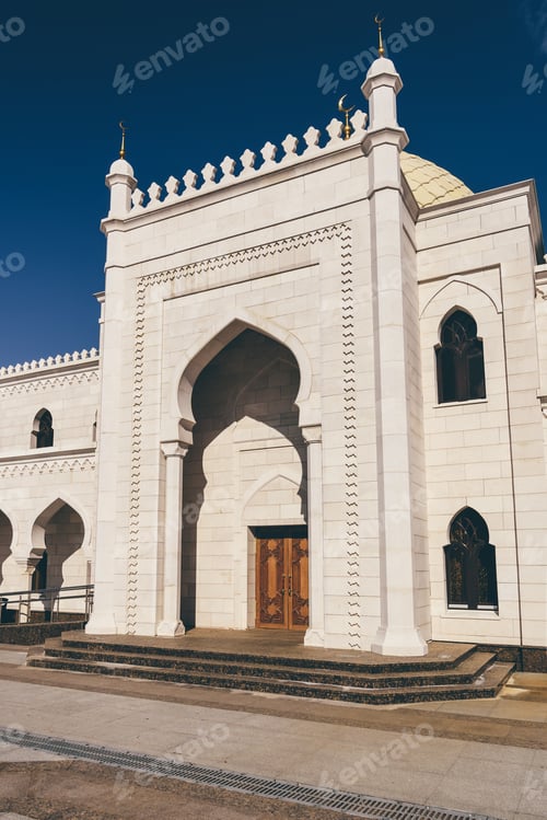 Preview: White mosque at the sunny day