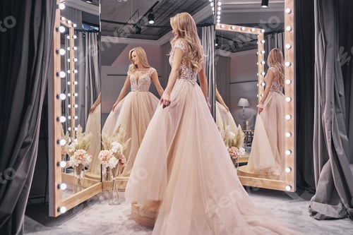 Preview: Beautiful dress.