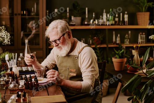 Preview: Perfume Master During Scent Creation