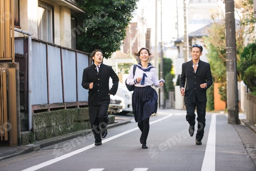 Preview: Japanese students meeting outdoors