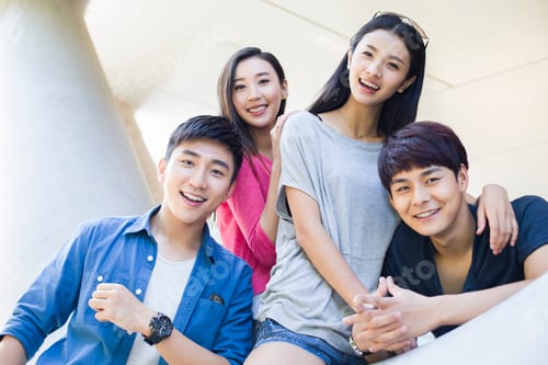Preview: Portrait of young friends