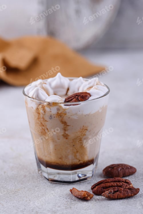 Preview: Autumn smoothie with pecan and caramel