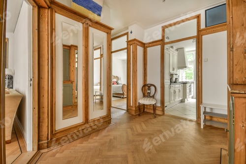 Preview: Narrow corridor with closet and cabinet