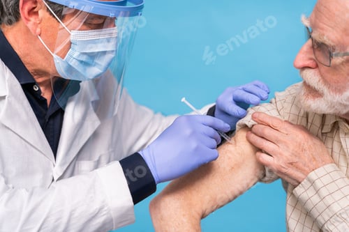 Vista previa: Personas que reciben la vacuna contra el virus de la covid-19 y la vacunación contra el coronavirus