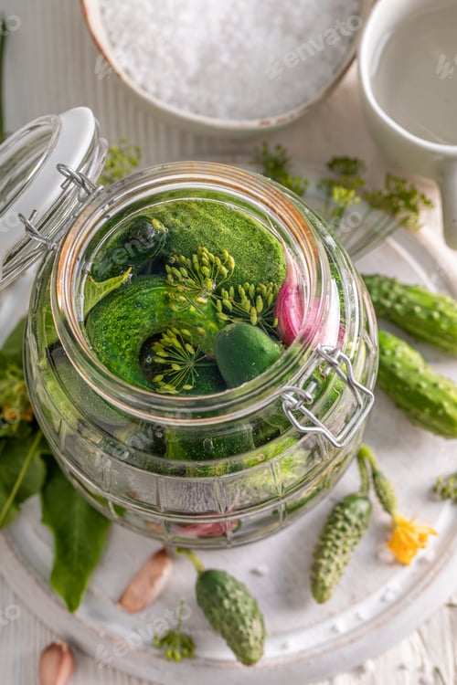 Preview: Preparation for gherkins with dill, garlic and horseradish.