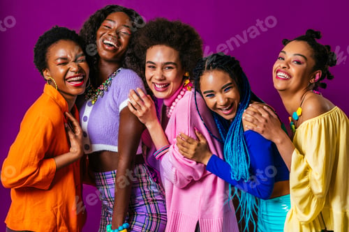 Preview: Beautiful black women posing in studio
