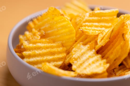 Preview: Potato chips crisps in bowl