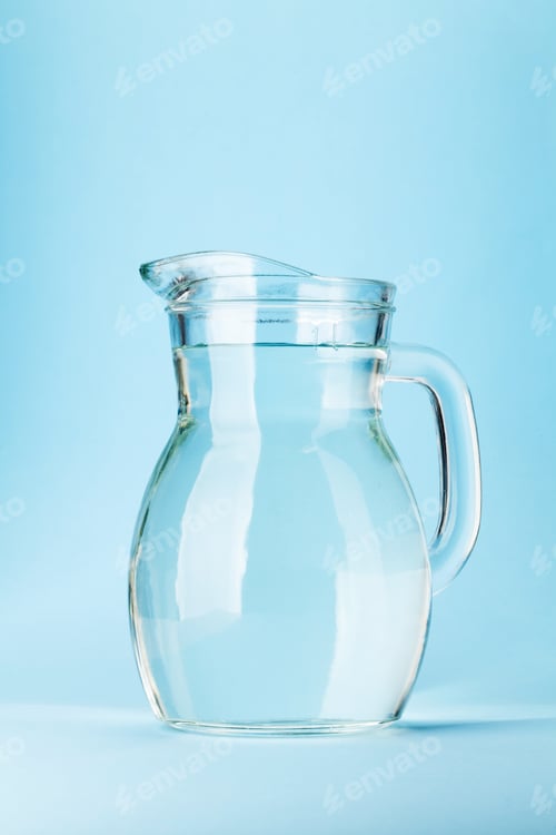 Preview: Glass jug with water