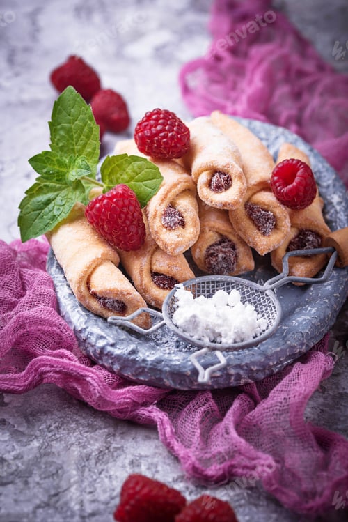 Preview: Homemade cookies bagels with raspberry jam