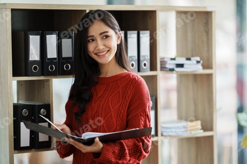 Preview: Portrait of Businesswoman at office