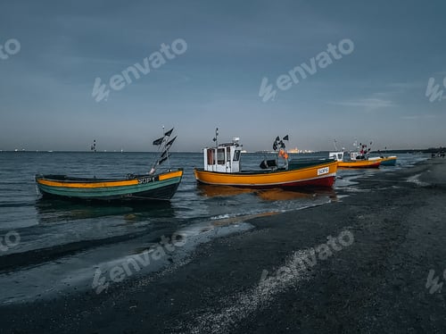 Preview: boats on the seashore