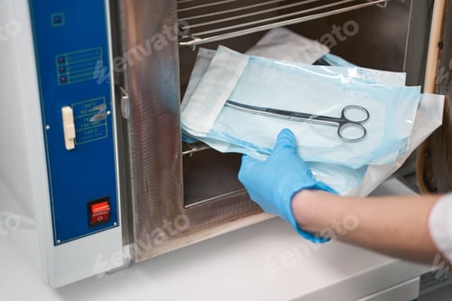 Preview: Close up of female hand that holding instruments