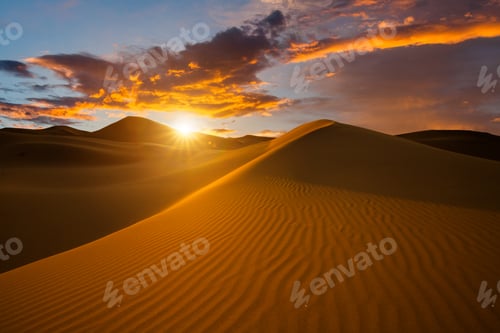 Preview: Beautiful sand dunes in the Sahara desert