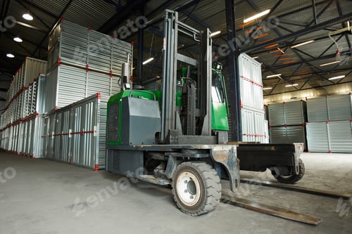 Preview: Machine for carrying containers