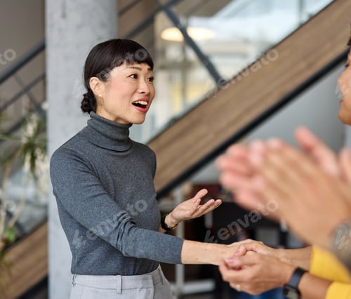 Preview: Portrait of business people during a meeting
