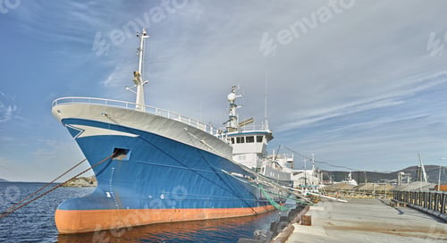 Preview: Docked in the harbour