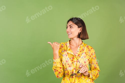 Preview: Pretty short hair woman
