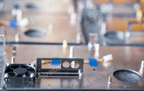 Preview: Metal boards and accessories lie on the surface