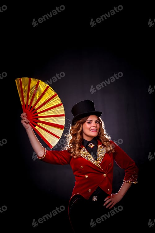 Preview: Girl in stage costume and top hat on her head