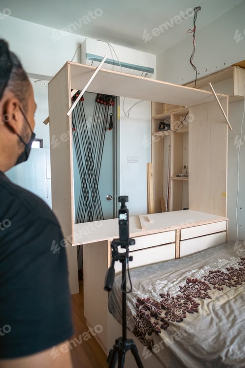 Preview: Wardrobe assembly in progress. DIY at home.