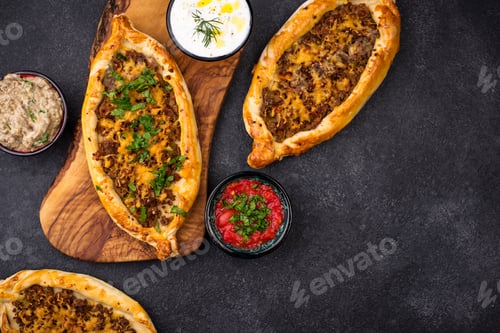Preview: Traditional Turkish pide with meat