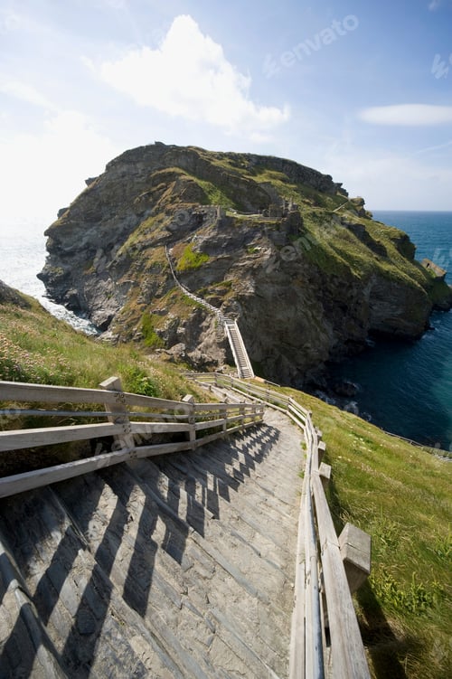 Preview: Scenic view of Tintagel castle in cornwall