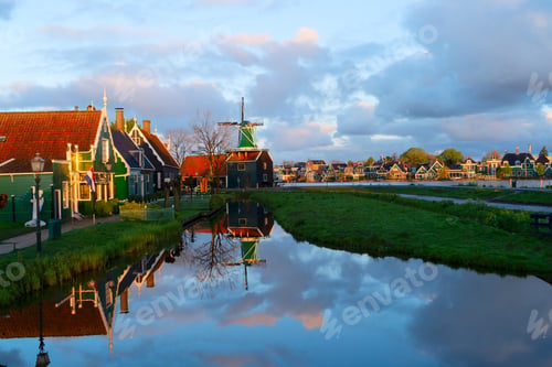 Preview: Dutch wind mills