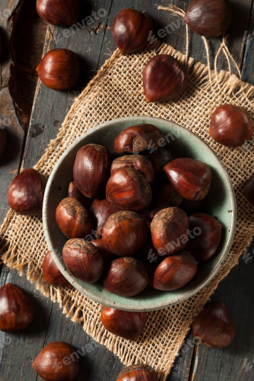 Preview: Raw Organic Brown Chestnuts